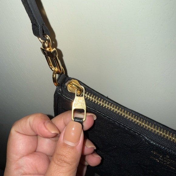 LV Monogram pouch - Picture 4 of 16